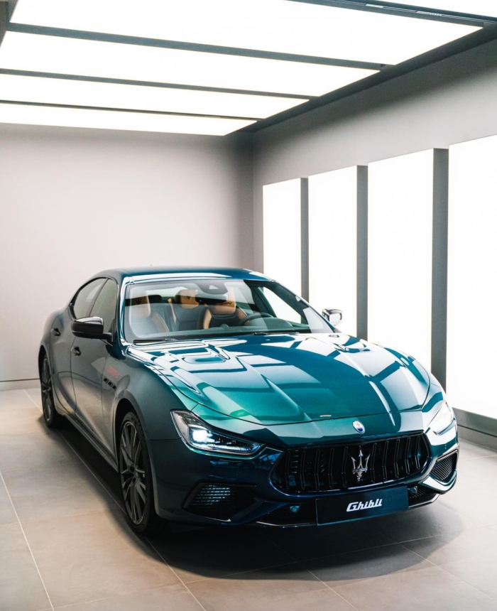 Maserati Anvers:cadres lumineux:1.jpg