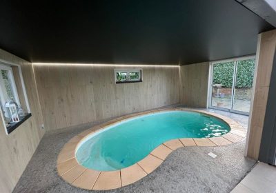 Plafond tendu noir pour piscine - Après